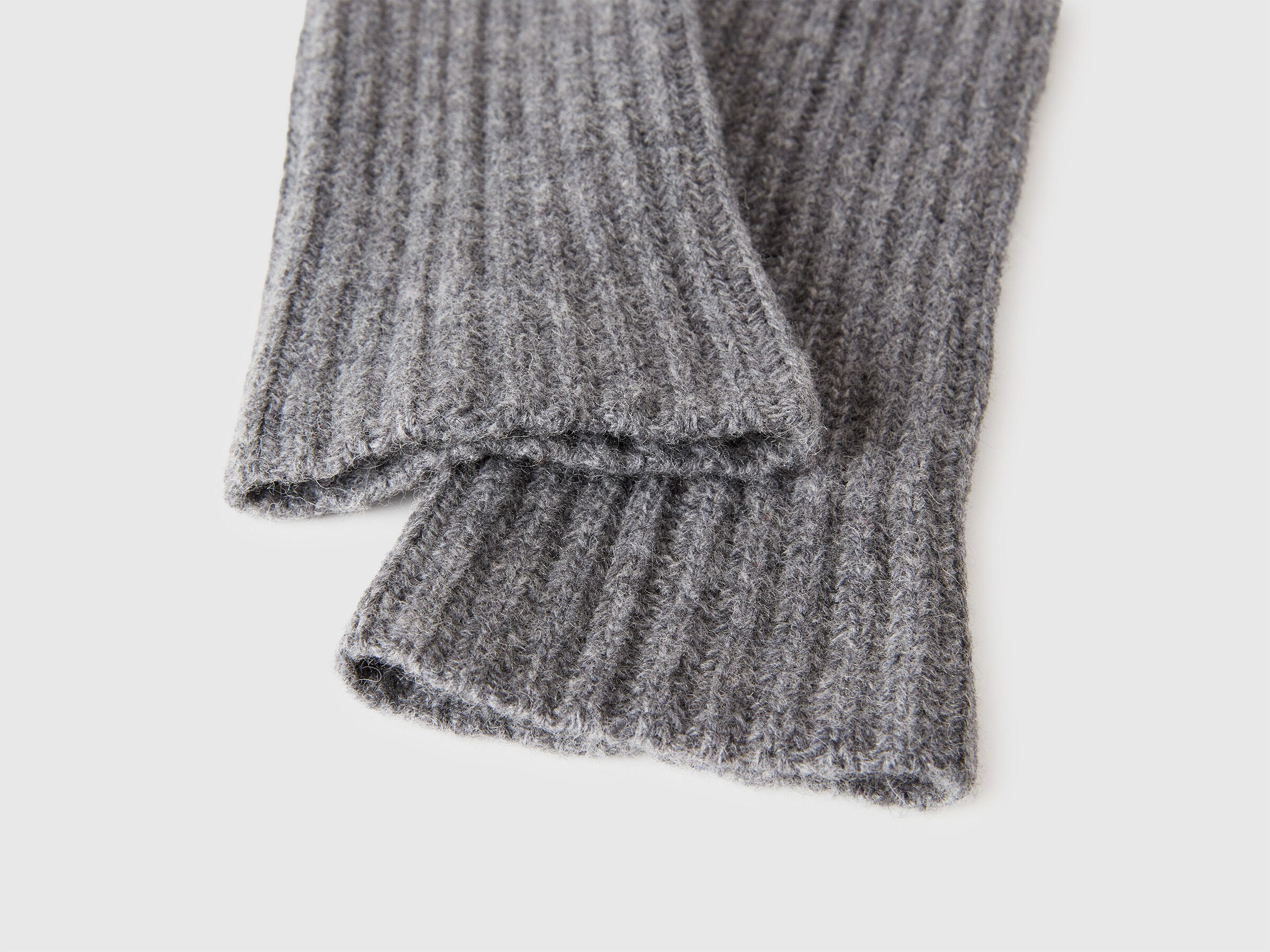 MUFF Women image number 3